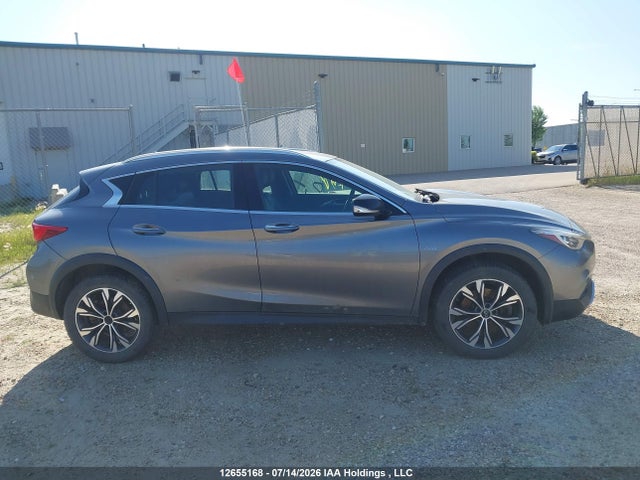 SJKCH5CR7JA044695 Infiniti Qx30 Luxe