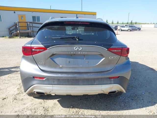 SJKCH5CR7JA044695 Infiniti Qx30 Luxe