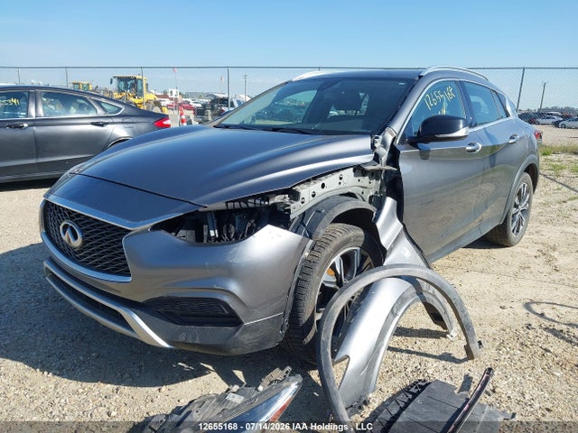 SJKCH5CR7JA044695 Infiniti Qx30 Luxe