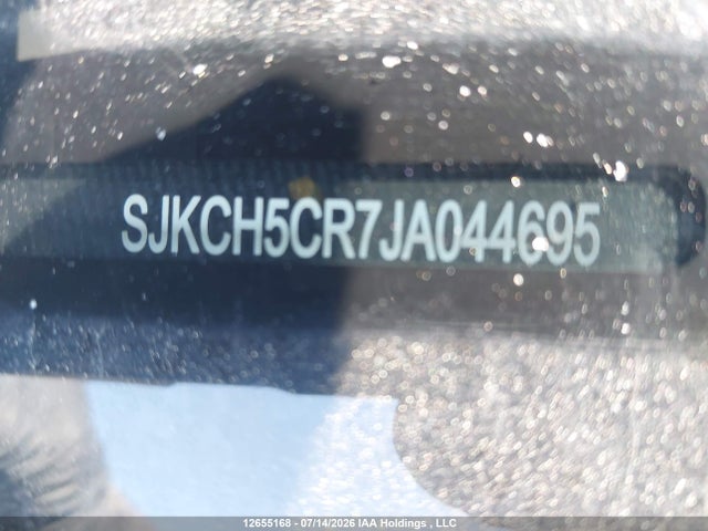 SJKCH5CR7JA044695 Infiniti Qx30 Luxe