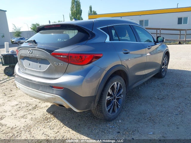 SJKCH5CR7JA044695 Infiniti Qx30 Luxe