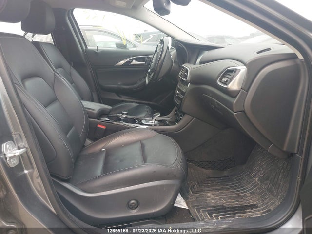 SJKCH5CR7JA044695 Infiniti Qx30 Luxe