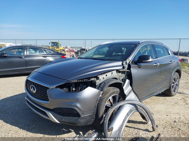 SJKCH5CR7JA044695 Infiniti Qx30 Luxe