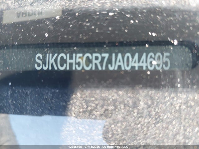 SJKCH5CR7JA044695 Infiniti Qx30 Luxe