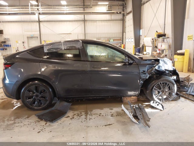 Tesla Model Y 2025 7SAYGAEE9SF235156 Image 14