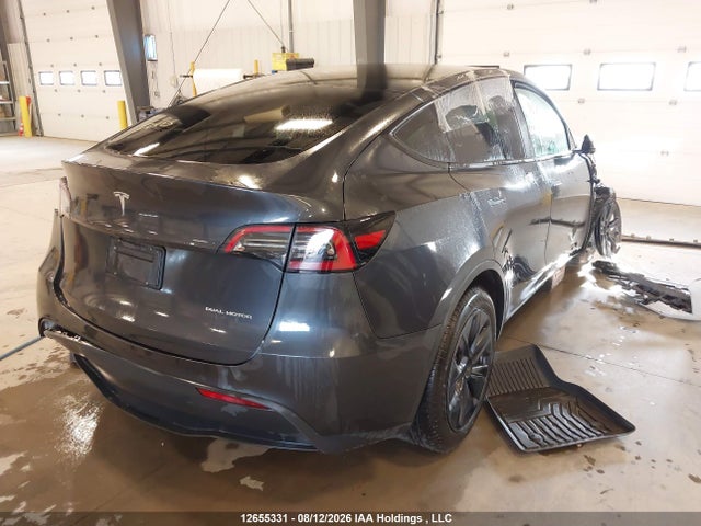 Tesla Model Y 2025 7SAYGAEE9SF235156 Image 4