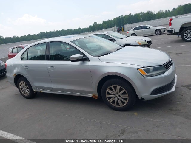 2014 Volkswagen Jetta 2.0l Comfortline მანქანა იყიდება აუქციონზე, vin: 3VWDK7AJ1EM414627, აუქციონის ნომერი: 12655370