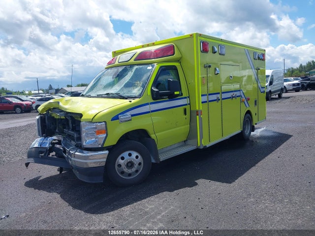 Ford Econoline E350 Super Duty Cutaway Van 2024 1FDWE3FN2RDD20471 Image 2
