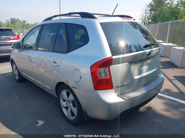 12655793 :رقم المزاد ، KNAFG526697275748 vin ، 2009 Kia Rondo Lx/ex مزاد بيع