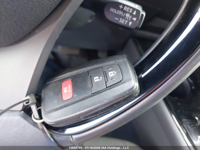 JTNKHMBX4M1102965 Toyota C-hr Xle Premium