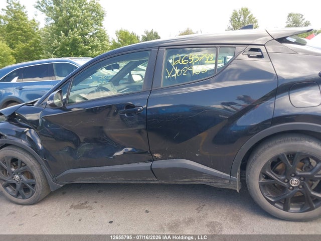 JTNKHMBX4M1102965 Toyota C-hr Xle Premium