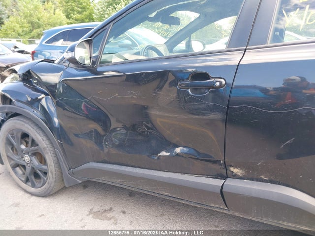 JTNKHMBX4M1102965 Toyota C-hr Xle Premium