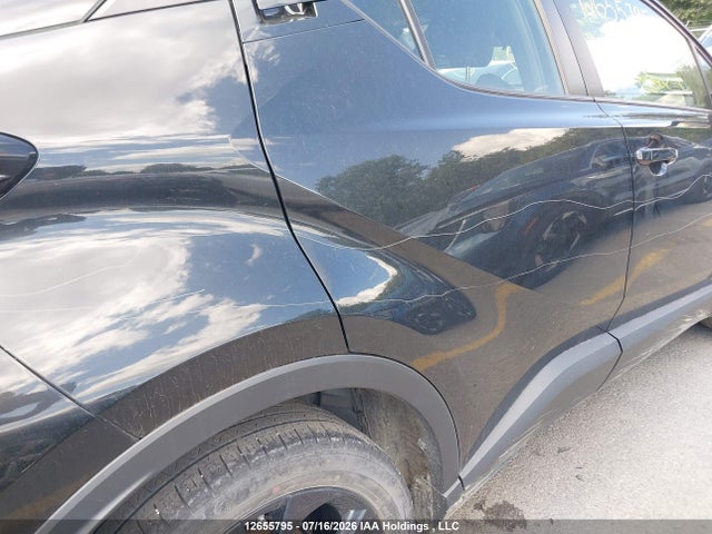 JTNKHMBX4M1102965 Toyota C-hr Xle Premium