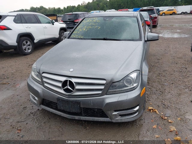 2013 Mercedes-benz C 350 4matic მანქანა იყიდება აუქციონზე, vin: WDDGF8JB6DA808077, აუქციონის ნომერი: 12655806