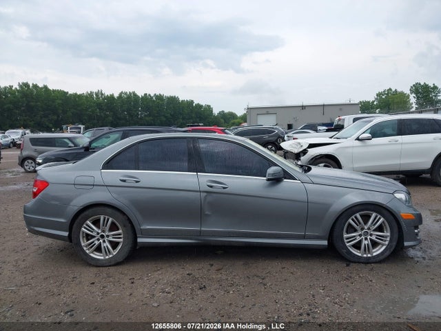 2013 Mercedes-benz C 350 4matic მანქანა იყიდება აუქციონზე, vin: WDDGF8JB6DA808077, აუქციონის ნომერი: 12655806