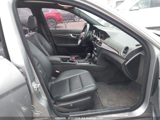 2013 Mercedes-benz C 350 4matic მანქანა იყიდება აუქციონზე, vin: WDDGF8JB6DA808077, აუქციონის ნომერი: 12655806