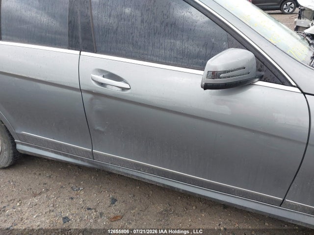 2013 Mercedes-benz C 350 4matic მანქანა იყიდება აუქციონზე, vin: WDDGF8JB6DA808077, აუქციონის ნომერი: 12655806