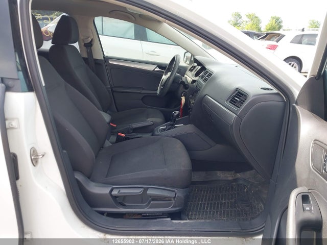 Продажа на аукционе авто 2015 Volkswagen Jetta 2.0l Trendline/2.0l Trendline+, vin: 3VW2K7AJ7FM304058, номер лота: 12655902