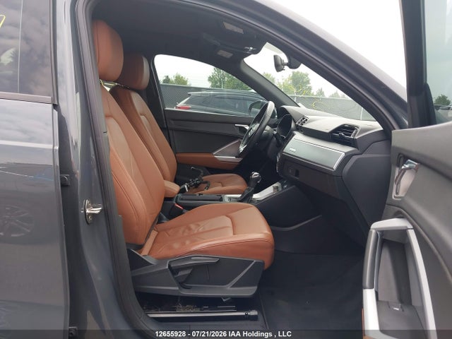 12655928 :رقم المزاد ، WA1AECF38L1044037 vin ، 2020 Audi Q3 45 Komfort مزاد بيع
