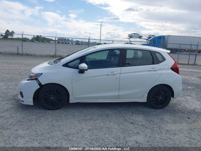 Продажа на аукционе авто 2018 Honda Fit Sport 5dr, vin: 3HGGK5H68JM100099, номер лота: 12656157