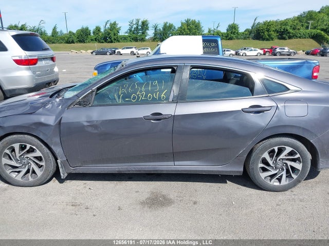 Honda Civic 2018 2HGFC2F67JH032046 Image 13