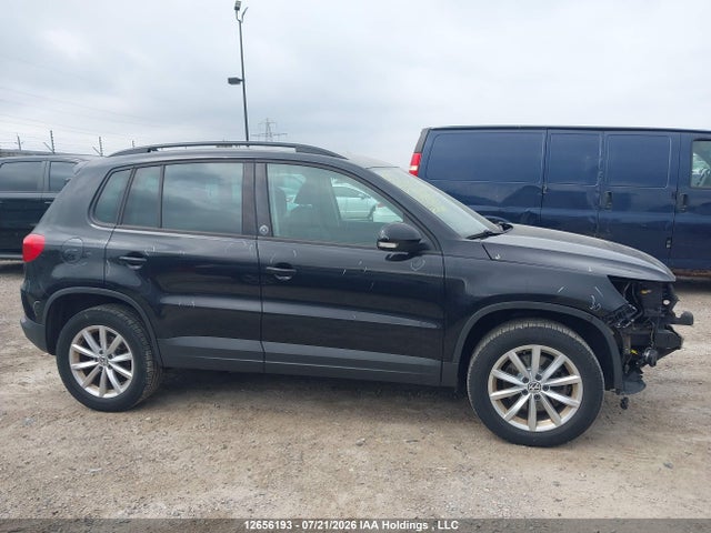 WVGNV7AX9HK008332 Volkswagen Tiguan Wolfsburg Edition