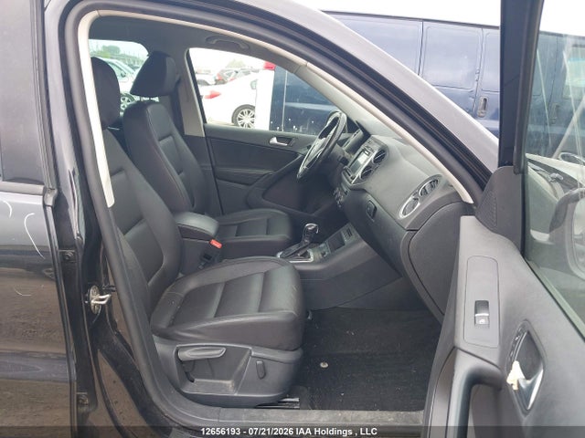 WVGNV7AX9HK008332 Volkswagen Tiguan Wolfsburg Edition