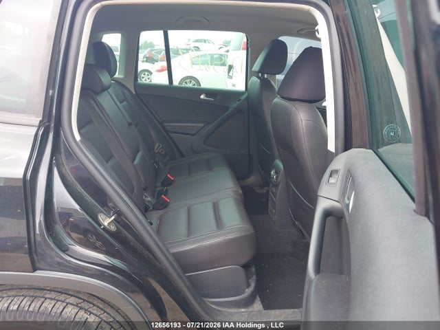 WVGNV7AX9HK008332 Volkswagen Tiguan Wolfsburg Edition