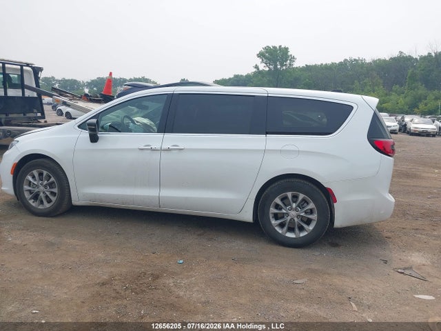 Chrysler Pacifica Limited 2026 2C4RC1GG3TR279283 Image 14