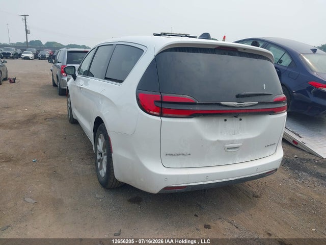 Chrysler Pacifica Limited 2026 2C4RC1GG3TR279283 Image 3