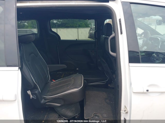 Chrysler Pacifica Limited 2026 2C4RC1GG3TR279283 Image 8