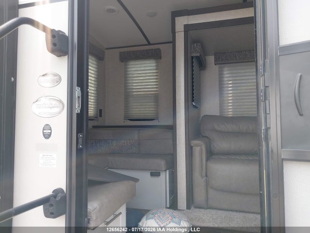Keystone Bullet Premier 2019 4YDT26U25KD435160 Image 8