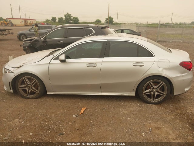 W1K3G4FB5NJ346674 Mercedes-Benz A 220 4matic