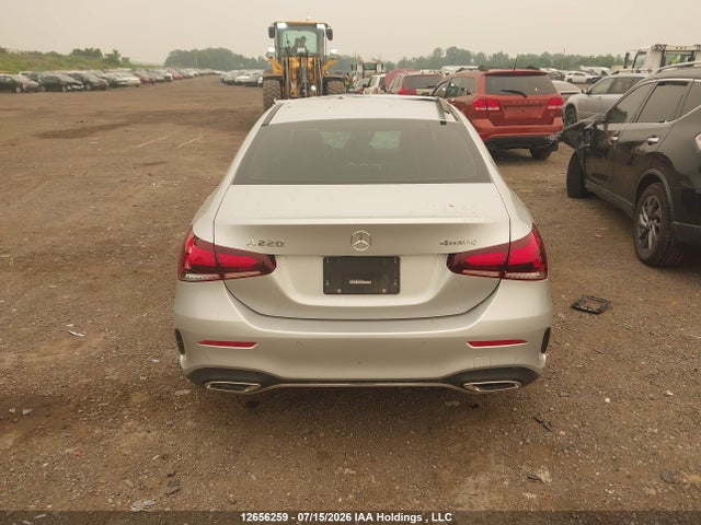 W1K3G4FB5NJ346674 Mercedes-Benz A 220 4matic