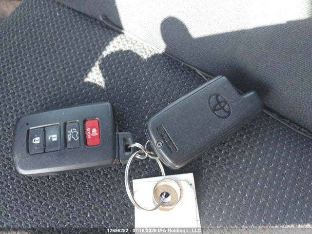 2T3RFREV3JW818527 Toyota Rav4 Adventure/xle