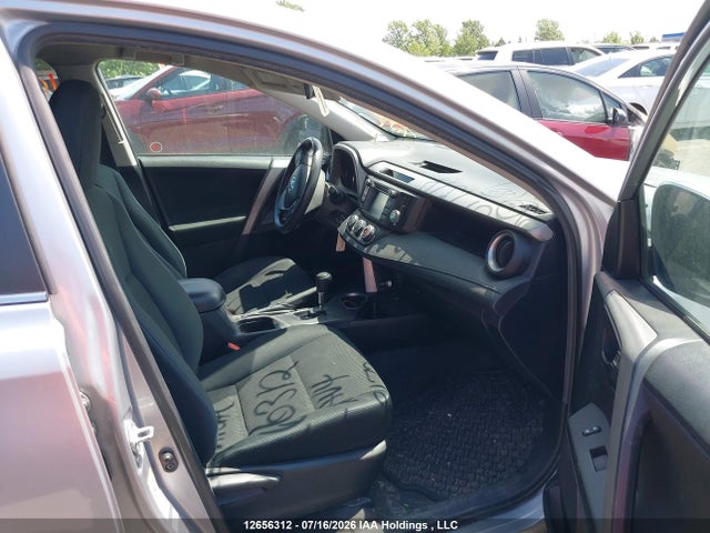 2T3ZFREV6HW317318 Toyota RAV4 LE