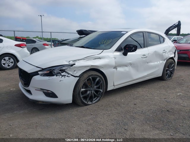 Mazda Mazda3 Gt 2018 3MZBN1M37JM258824 Image 2