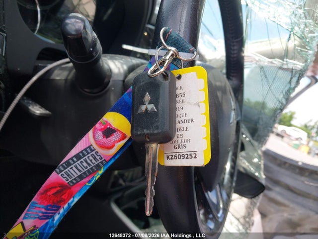 Продажа на аукционе авто 2019 Mitsubishi Outlander Es, vin: JA4AZ2A33KZ609252, номер лота: 12648372