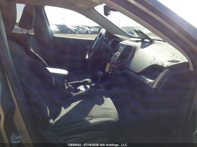 Jeep Cherokee Latitude 2016 1C4PJMCS0GW250216 Image 5