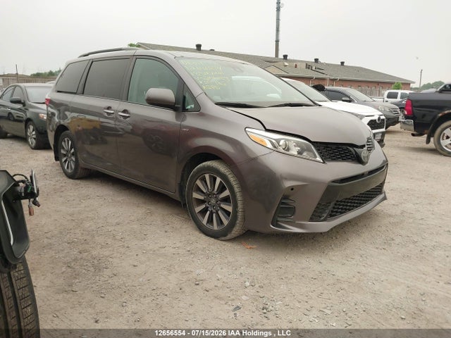 Продажа на аукционе авто 2018 Toyota Sienna Xle 7-passenger, vin: 5TDDZ3DC2JS206139, номер лота: 12656554