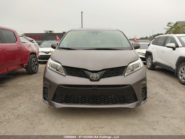 Продажа на аукционе авто 2018 Toyota Sienna Xle 7-passenger, vin: 5TDDZ3DC2JS206139, номер лота: 12656554