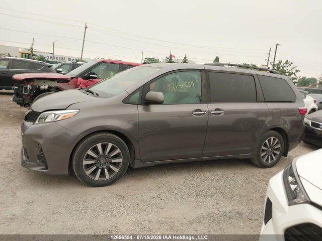 Продажа на аукционе авто 2018 Toyota Sienna Xle 7-passenger, vin: 5TDDZ3DC2JS206139, номер лота: 12656554