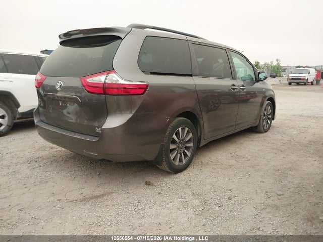 Продажа на аукционе авто 2018 Toyota Sienna Xle 7-passenger, vin: 5TDDZ3DC2JS206139, номер лота: 12656554