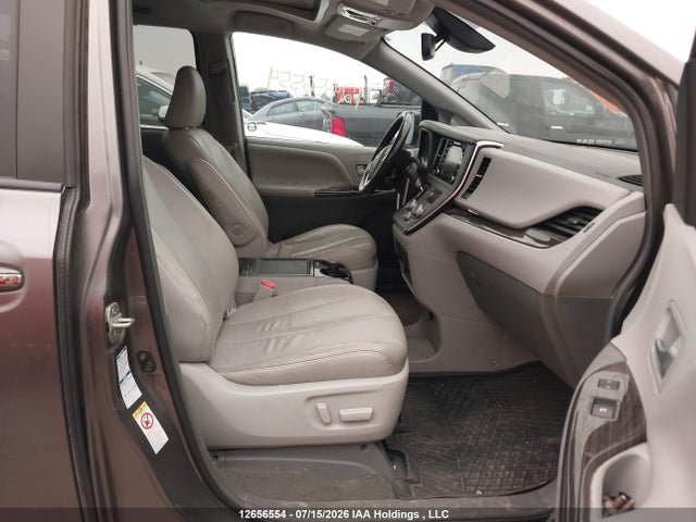 Продажа на аукционе авто 2018 Toyota Sienna Xle 7-passenger, vin: 5TDDZ3DC2JS206139, номер лота: 12656554