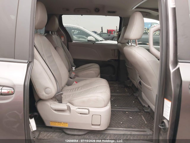 Продажа на аукционе авто 2018 Toyota Sienna Xle 7-passenger, vin: 5TDDZ3DC2JS206139, номер лота: 12656554