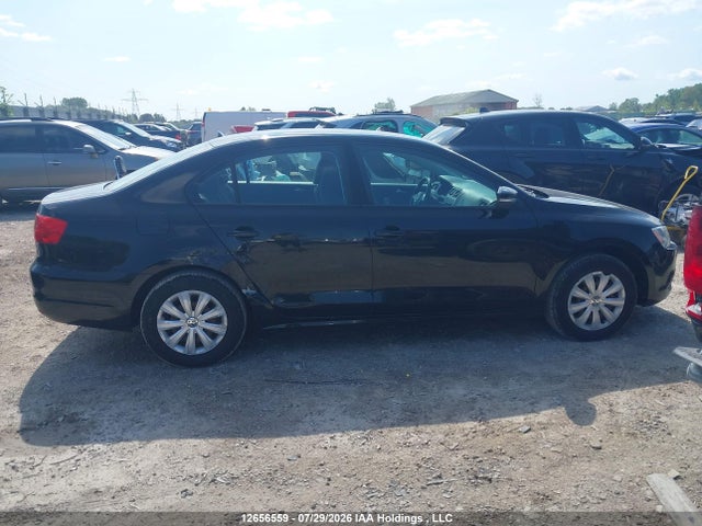3VW2K7AJ7EM261839 Volkswagen Jetta 2.0l Trendline+