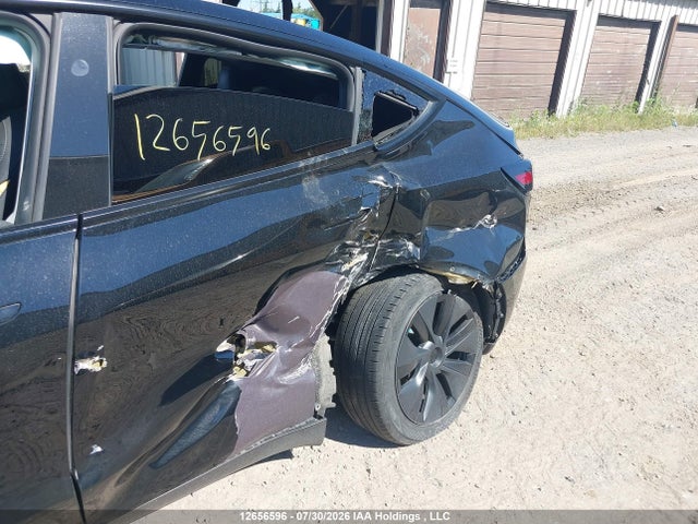 Продаж на аукціоні авто 2024 Tesla Model Y, vin: LRWYGDEE9RC642140, номер лоту: 12656596