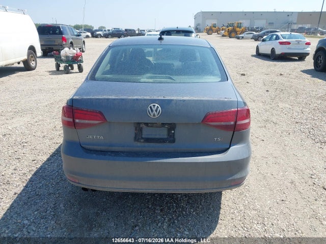 12656643 :رقم المزاد ، 3VWB67AJ5HM288840 vin ، 2017 Volkswagen Jetta Wolfsburg Edition مزاد بيع