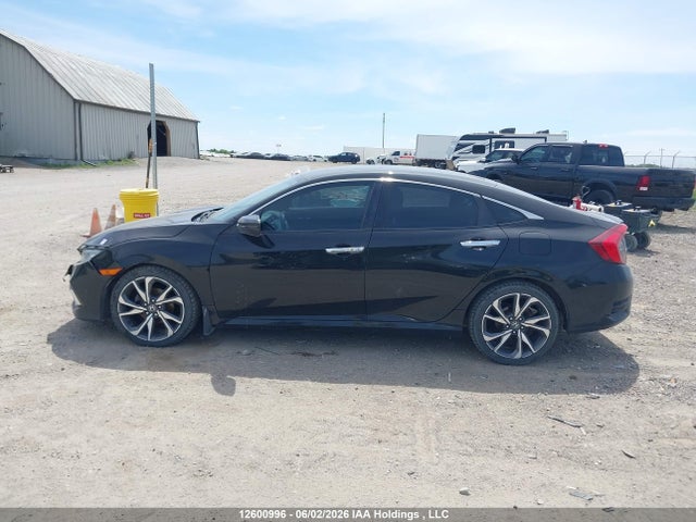 Honda Civic Touring 2019 2HGFC1F92KH103577 Image 14