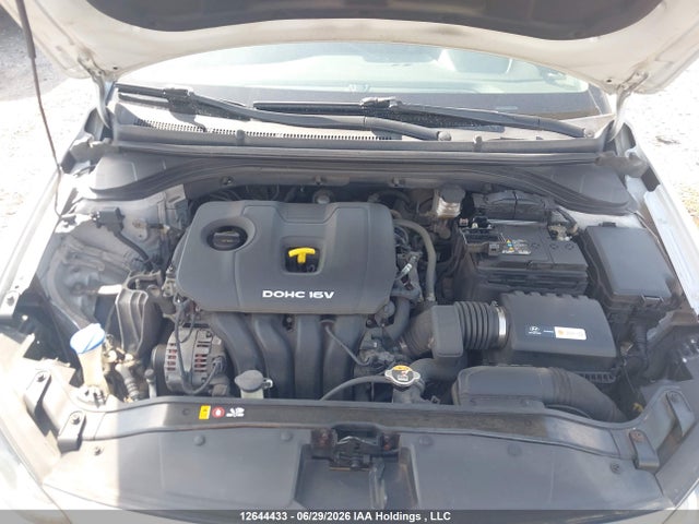 Hyundai Elantra Le 2018 5NPD74LF3JH293417 Image 10